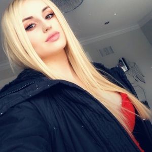 Meet your Posher, Claudia